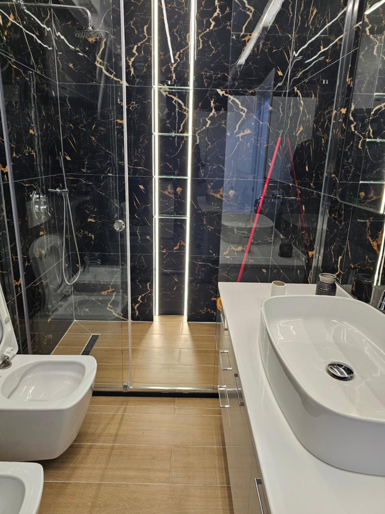 Geljus Apartment 2 Tirana Bagian luar foto